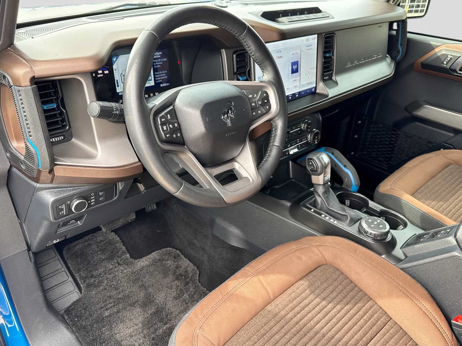 Certified 2022 Ford Bronco Outer Banks w/ Sasquatch Package AWD/4WD image 2