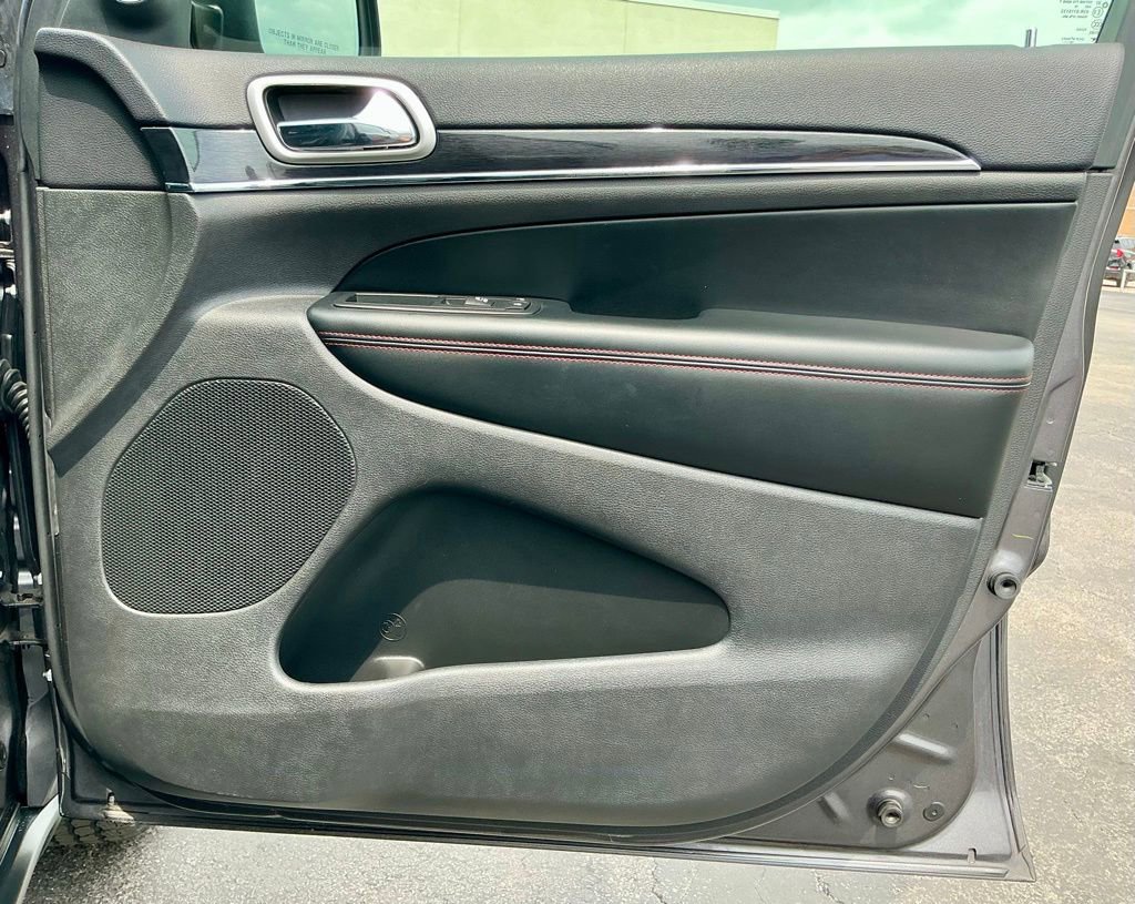 Used 2017 Jeep Grand Cherokee Trailhawk w/ Trailhawk Luxury Group image 23