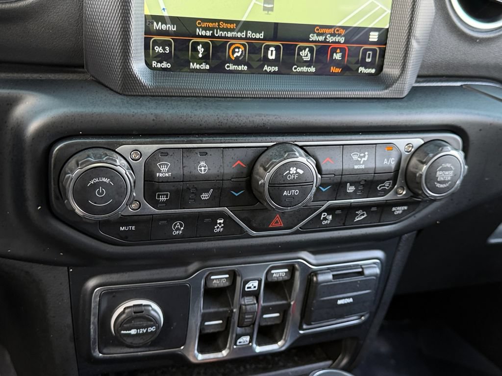 Used 2019 Jeep Wrangler Unlimited Sahara AWD/4WD image 22