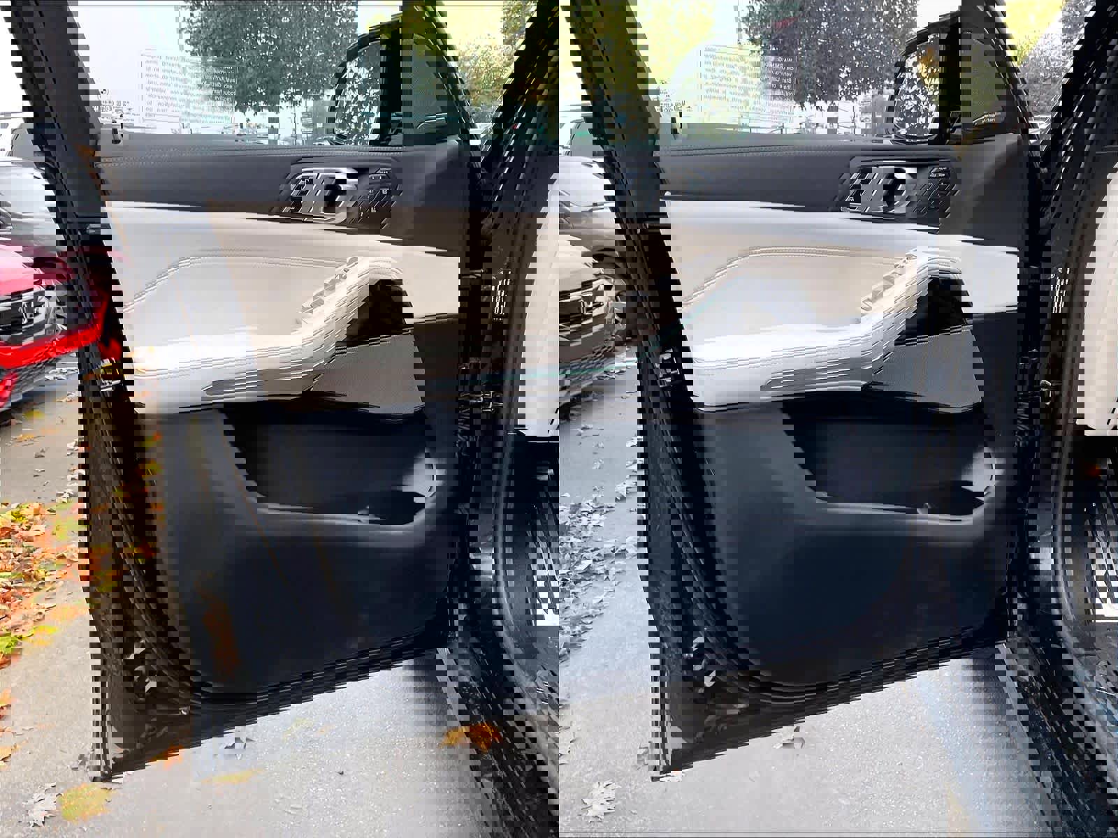 Used 2025 BMW X7 M60i image 24