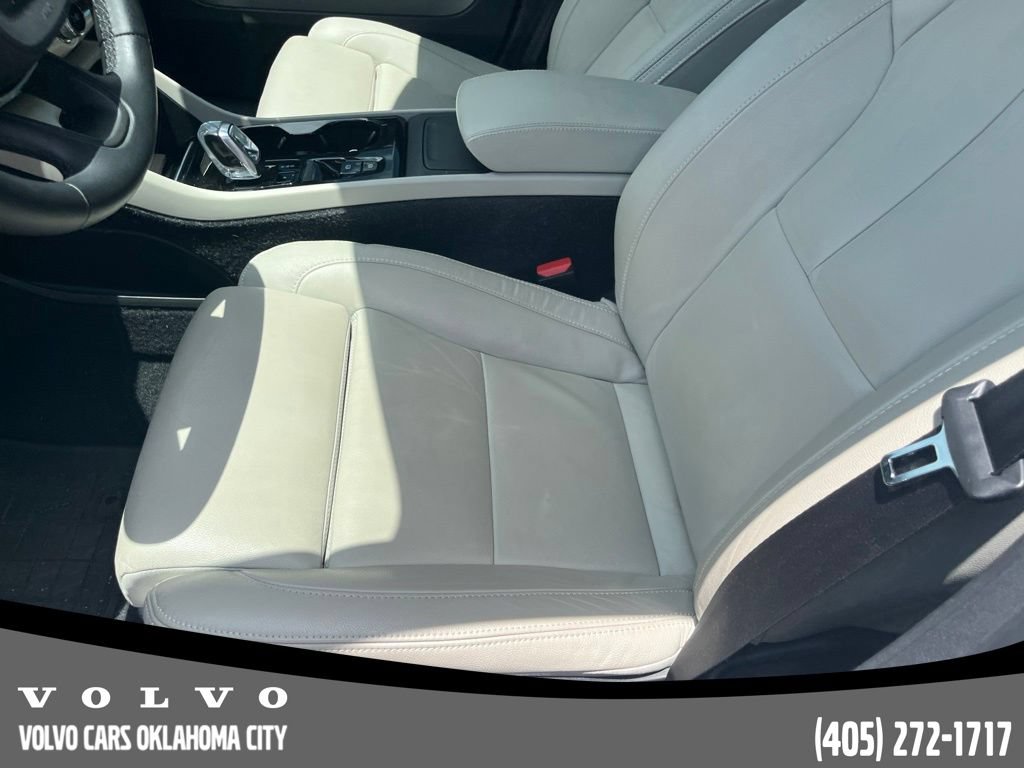 Certified 2023 Volvo XC40 B4 Plus w/ Driver Assist Package FWD image 9