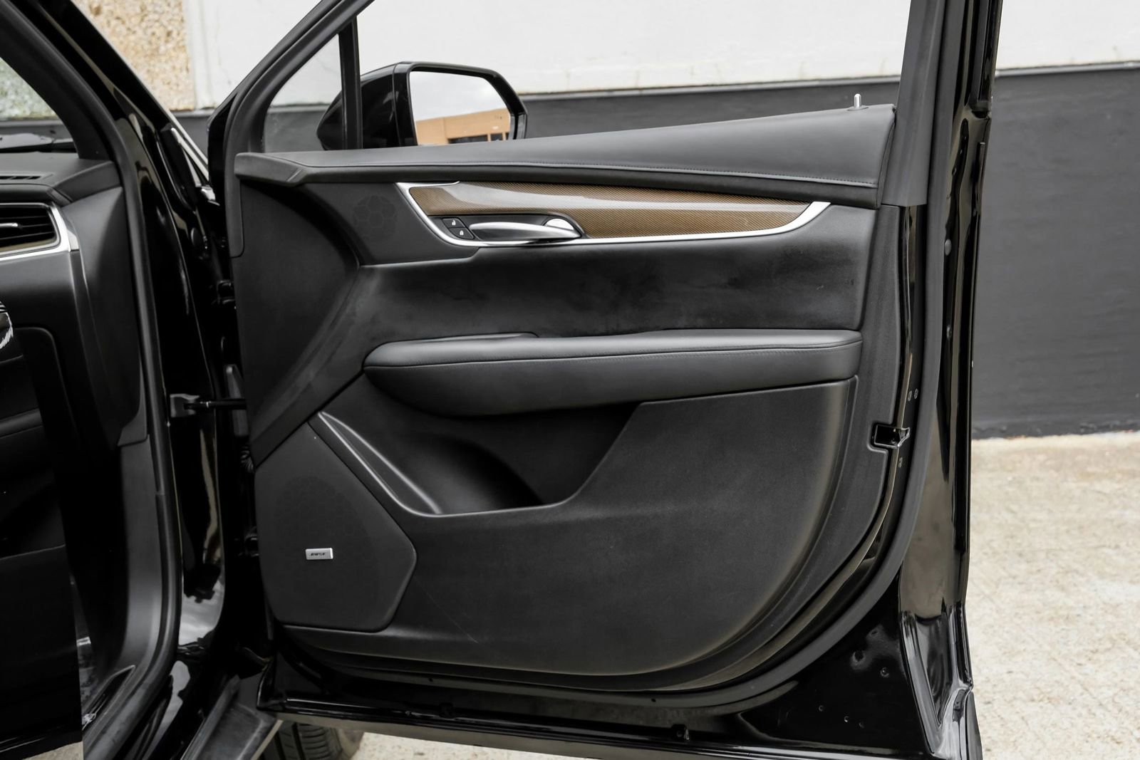 Used 2017 Cadillac XT5 Platinum image 59