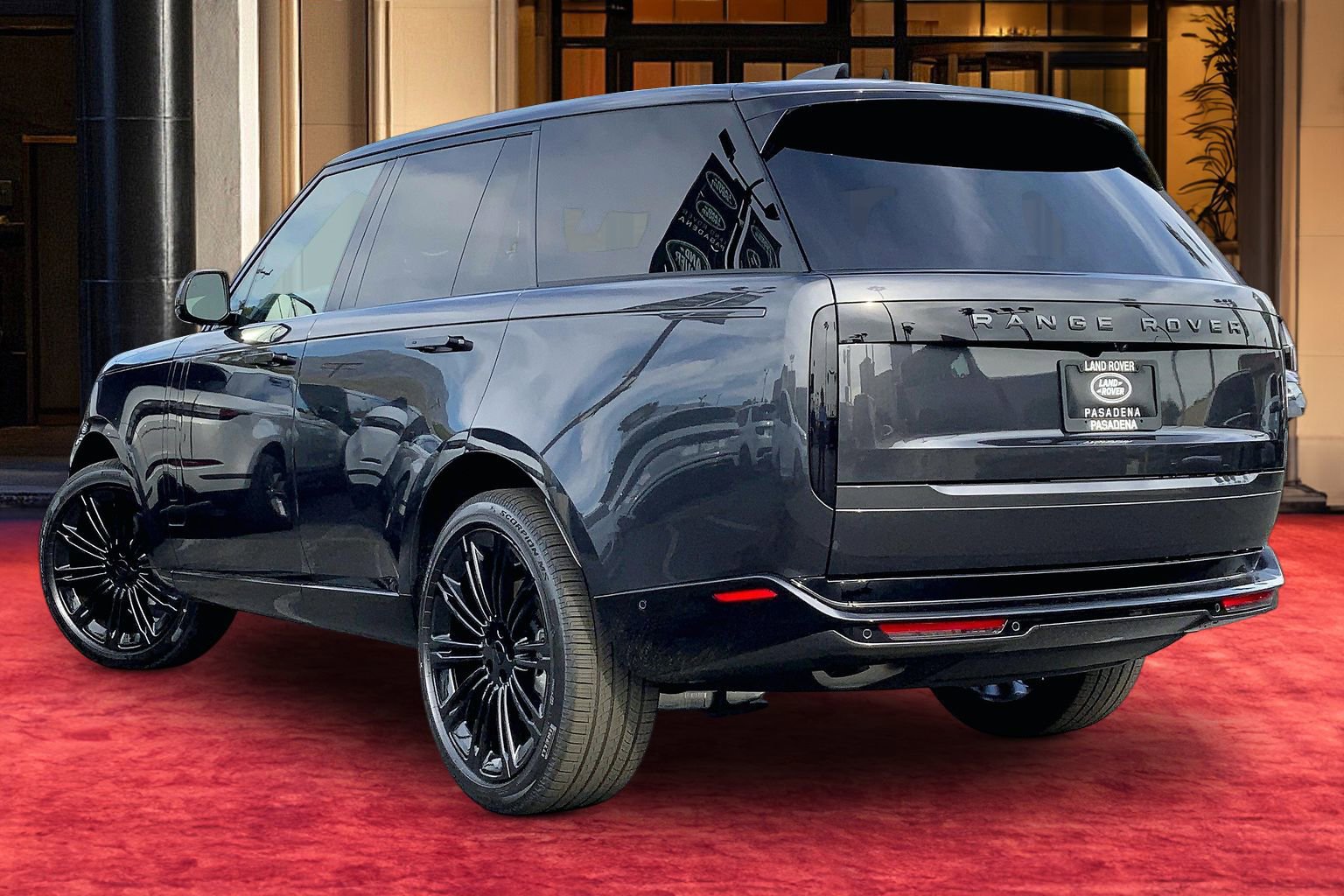 New 2026 Land Rover Range Rover SE image 3