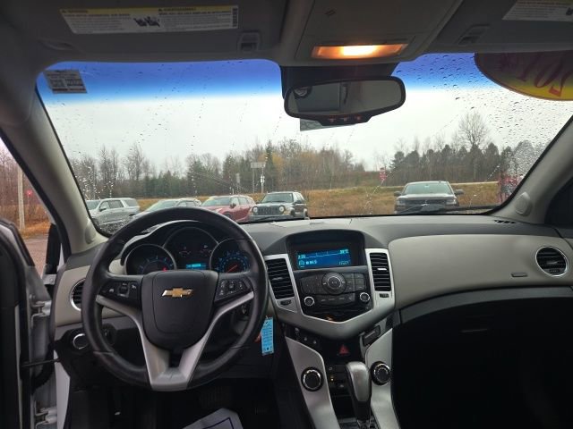 Used 2014 Chevrolet Cruze LT image 20
