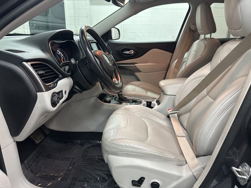 Used 2020 Jeep Cherokee Limited AWD/4WD image 19