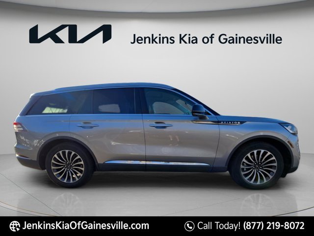 Used 2022 Lincoln Aviator Reserve w/ Elements Package Plus image 2