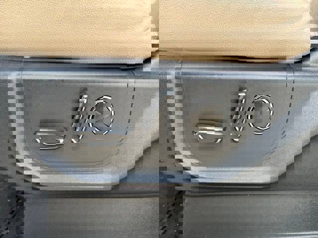 Used 2024 Ford Expedition Limited image 10