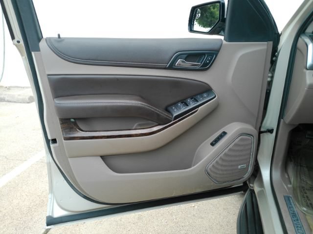 Used 2016 Chevrolet Suburban LT RWD image 15