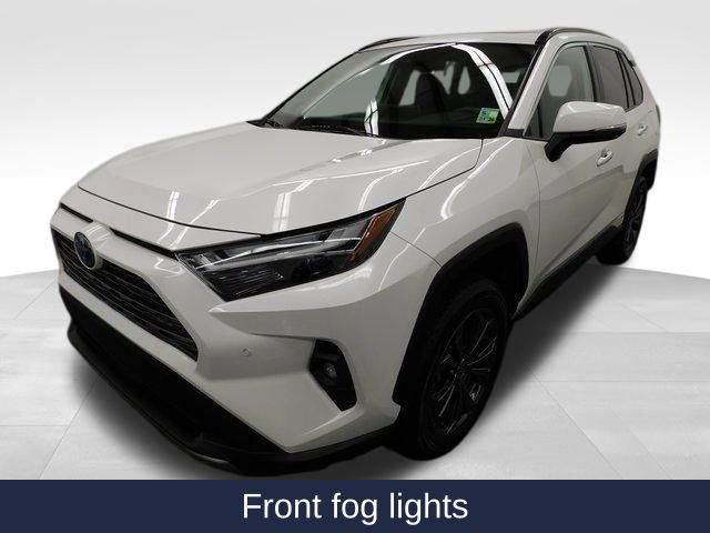 Used 2022 Toyota RAV4 Limited image 13