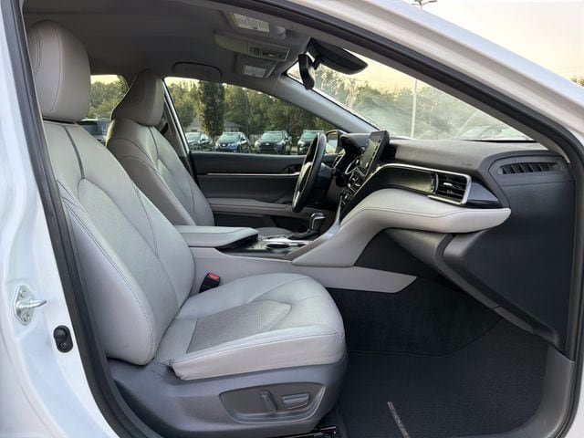 Used 2021 Toyota Camry XLE FWD image 17