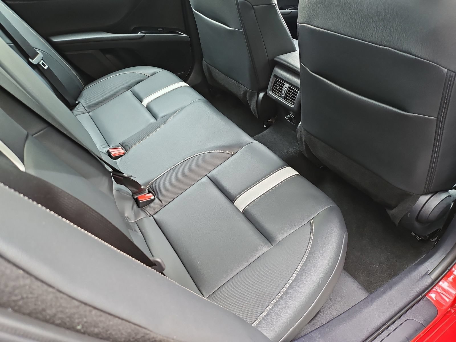 Used 2025 Toyota Camry SE FWD image 32