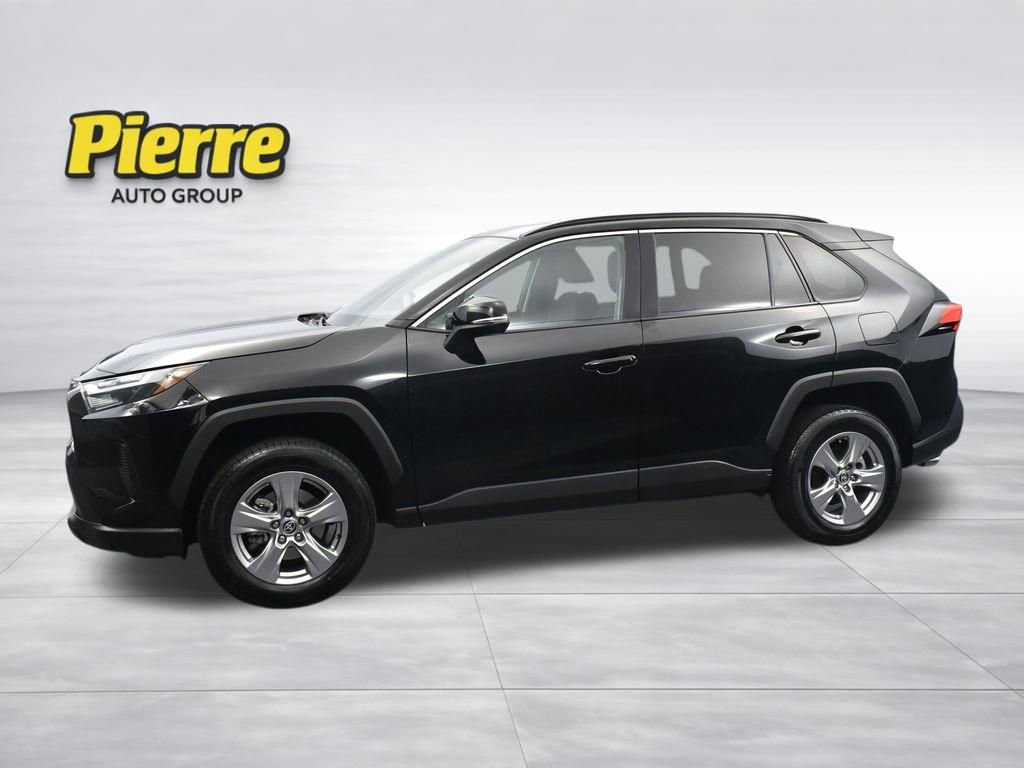 Used 2023 Toyota RAV4 XLE w/ Convenience Package FWD image 5