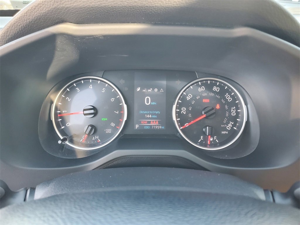 Used 2020 Toyota RAV4 XLE Premium image 25