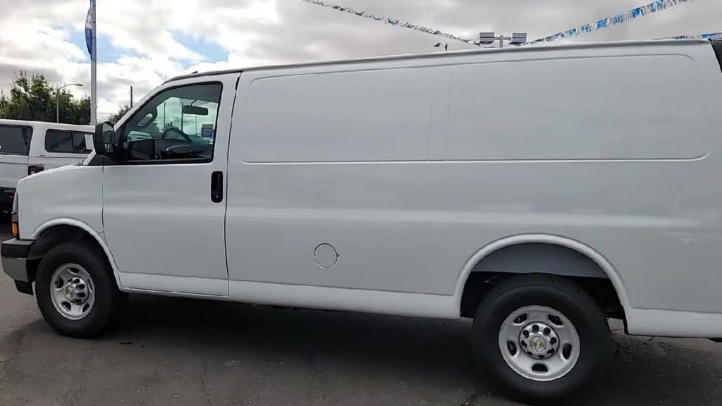 New 2025 Chevrolet Express 2500 w/ Driver Convenience Package image 6