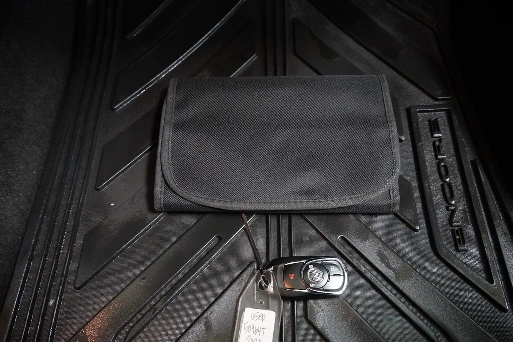 Used 2022 Buick Encore Preferred w/ Safety Package image 27