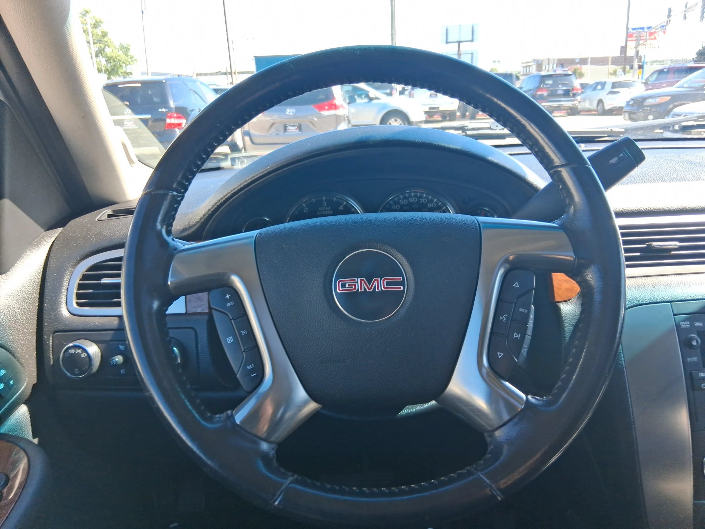 Used 2007 GMC Yukon SLT w/ SLT Preferred Equipment Group AWD/4WD image 13