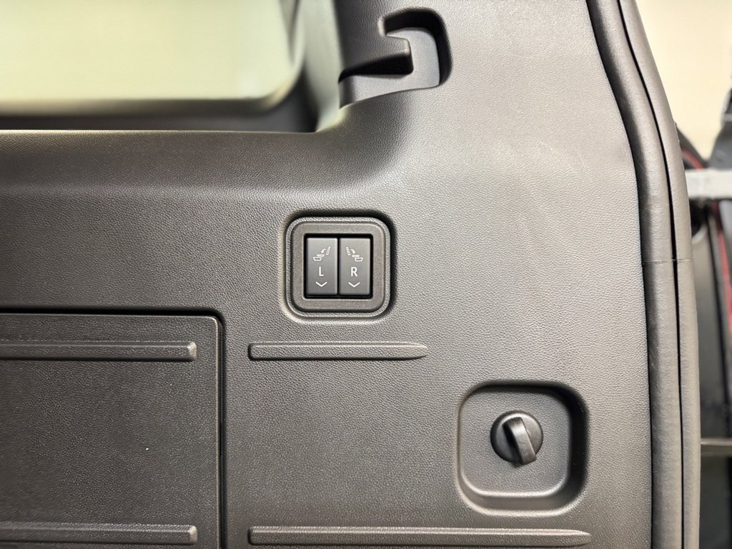 New 2025 GMC Hummer EV 2X w/ LPO, Sport Package image 24