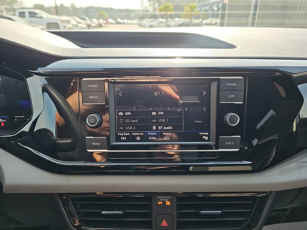 Used 2022 Volkswagen Taos S image 24