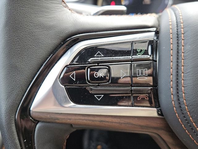 Used 2025 Jeep Grand Cherokee Summit AWD/4WD image 24