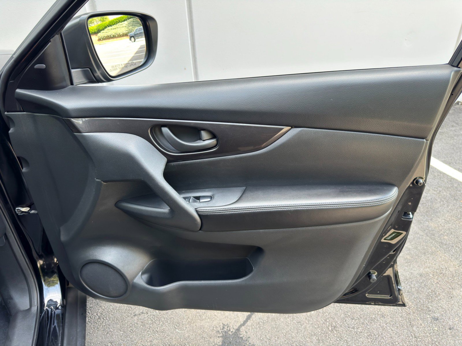 Used 2019 Nissan Rogue S FWD image 37