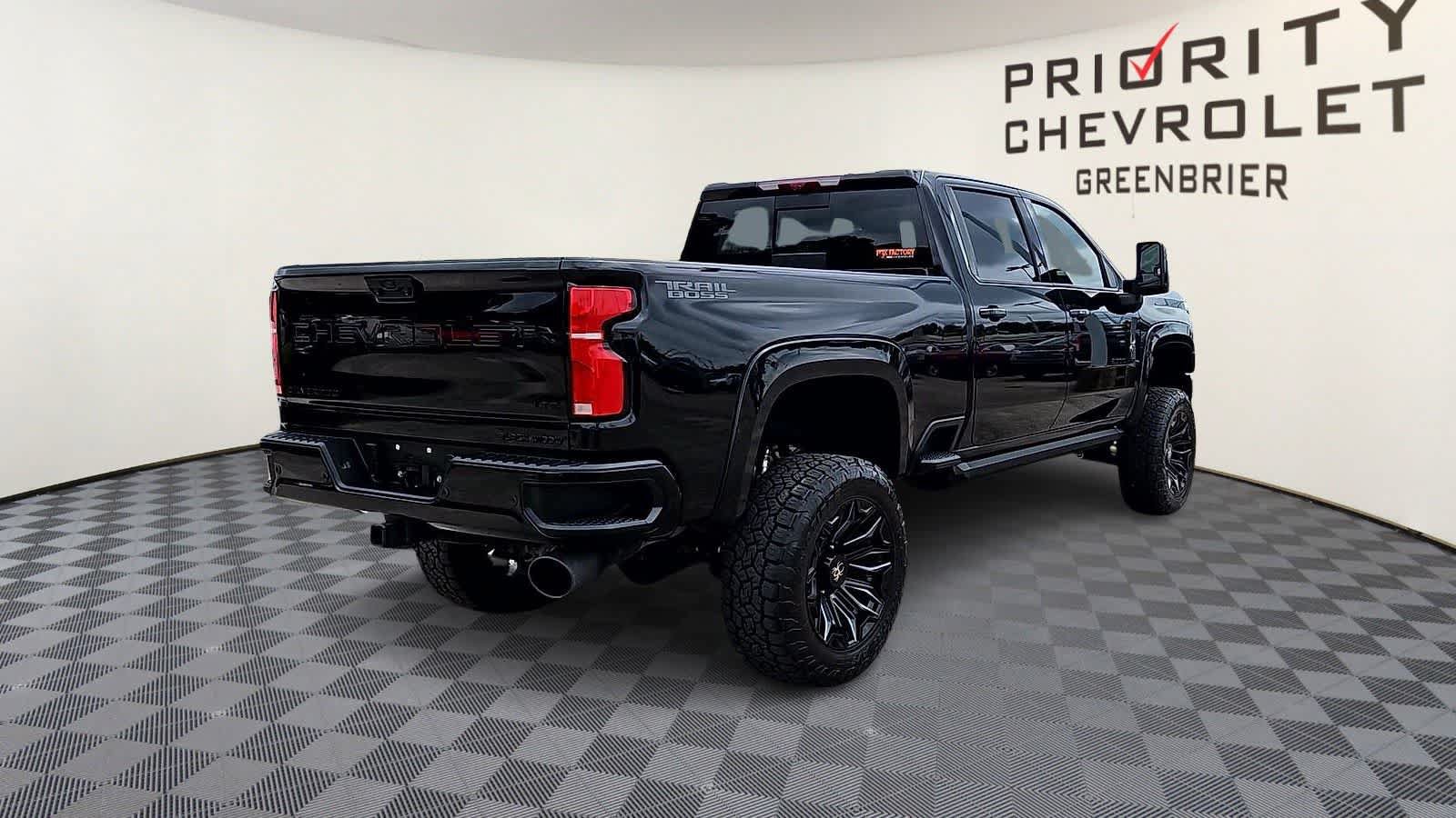 Used 2025 Chevrolet Silverado 2500 LTZ w/ Trail Boss Package AWD/4WD image 8