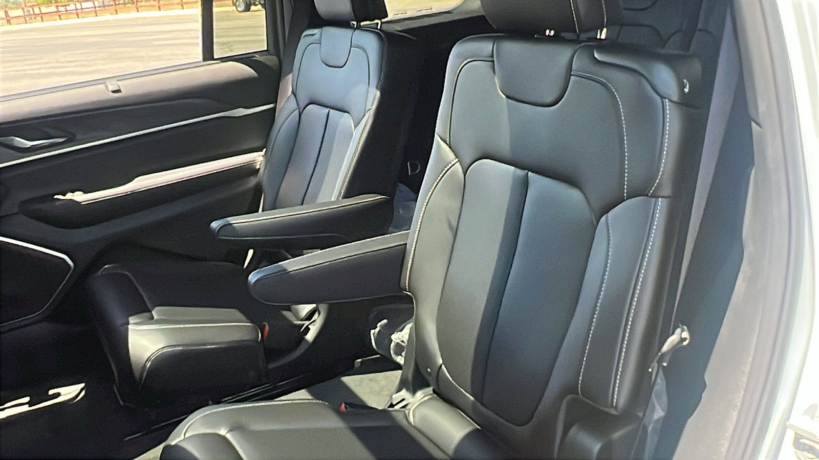 New 2025 Jeep Grand Cherokee L Limited w/ Luxury Tech Group II image 20