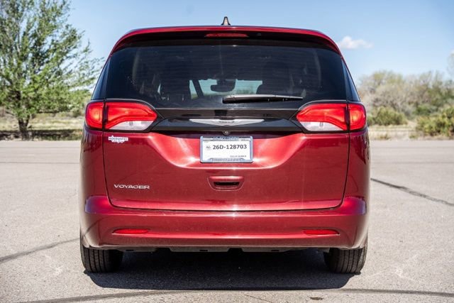 Used 2023 Chrysler Voyager LX FWD image 6