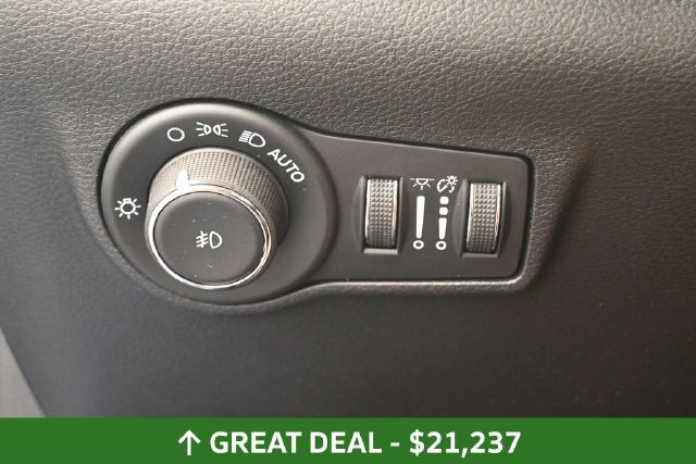 Used 2025 Jeep Compass Limited AWD/4WD image 36