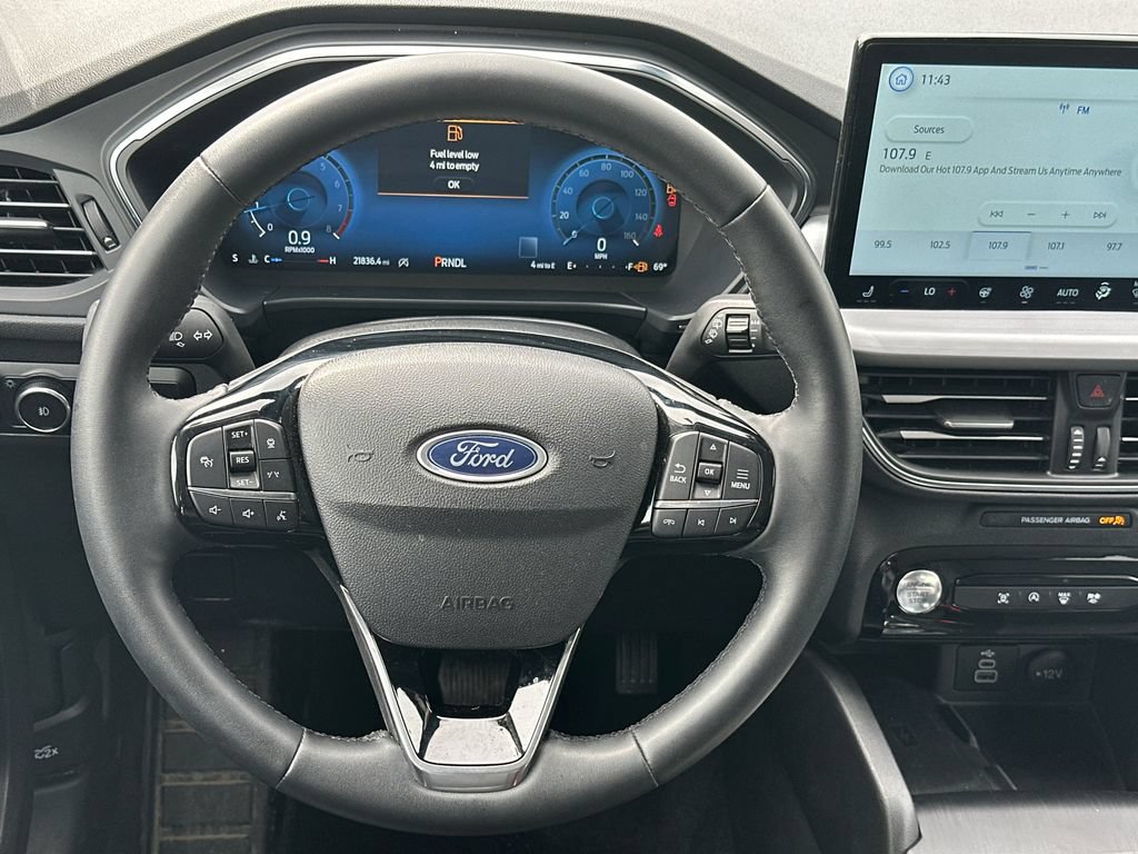 Used 2025 Ford Escape Platinum AWD/4WD image 23