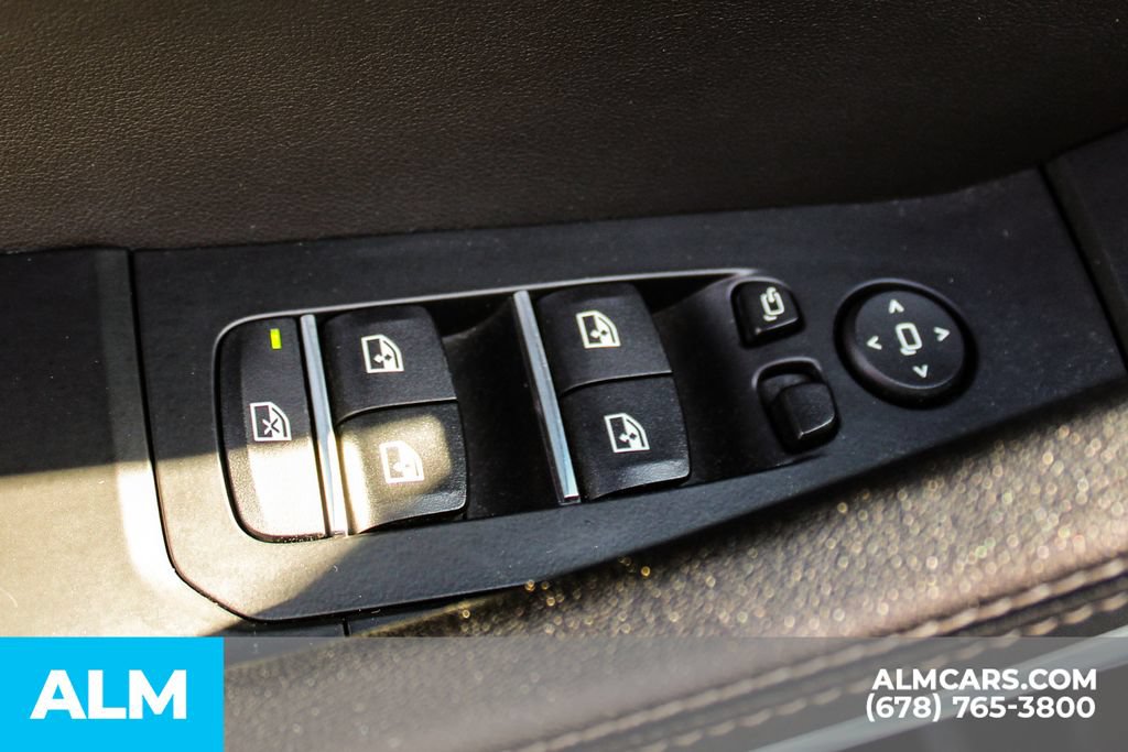 Used 2025 BMW X6 M60i AWD/4WD image 38