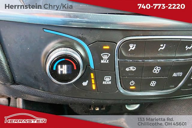 Used 2023 Chevrolet Traverse LT FWD image 21