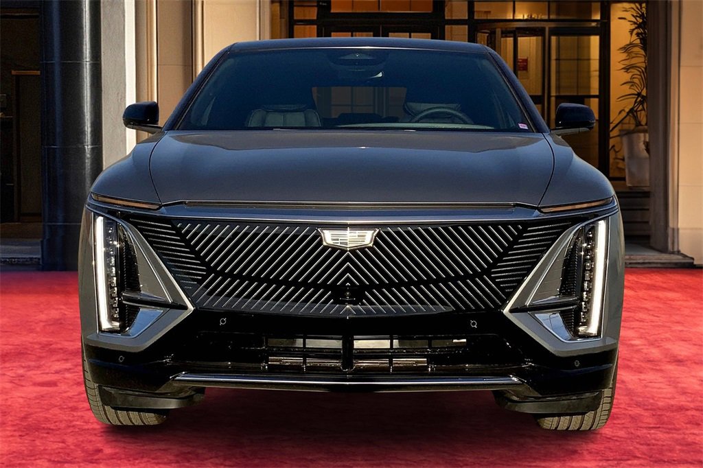 New 2025 Cadillac Lyriq Luxury image 3