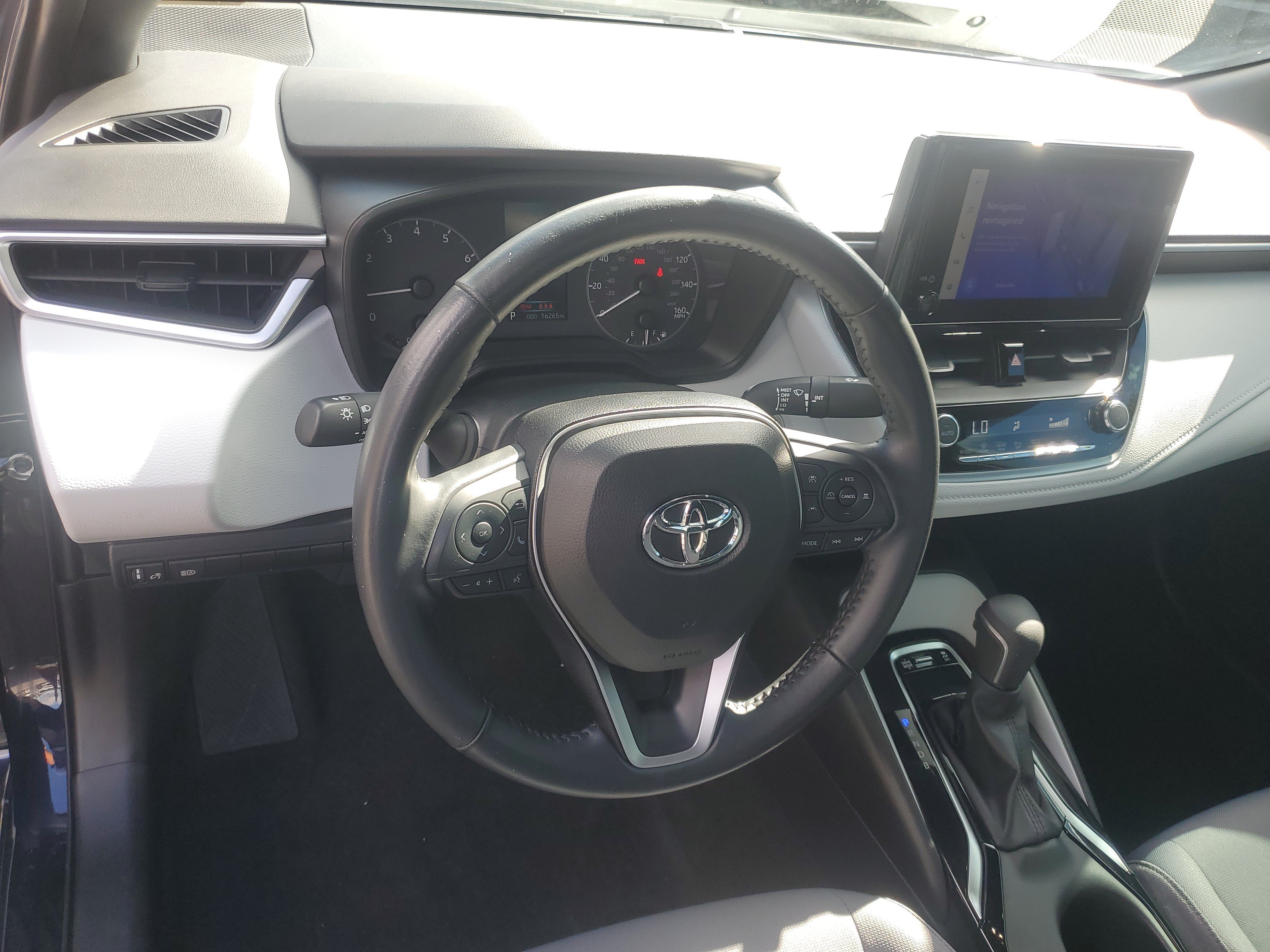 Used 2023 Toyota Corolla SE w/ SE Premium Package FWD image 15
