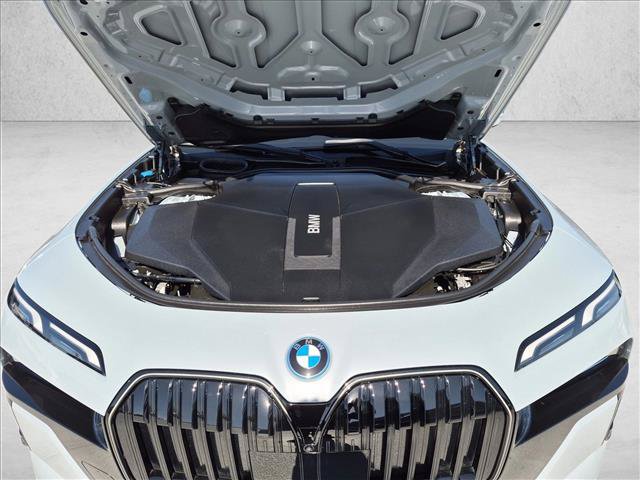 Used 2025 BMW i7 eDrive50 w/ M Sport Package RWD image 25