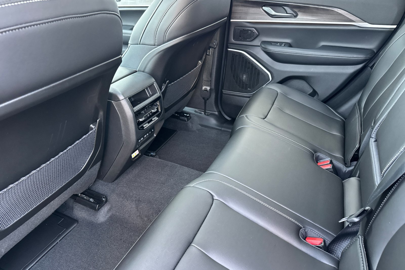 New 2026 Jeep Grand Cherokee Limited image 11