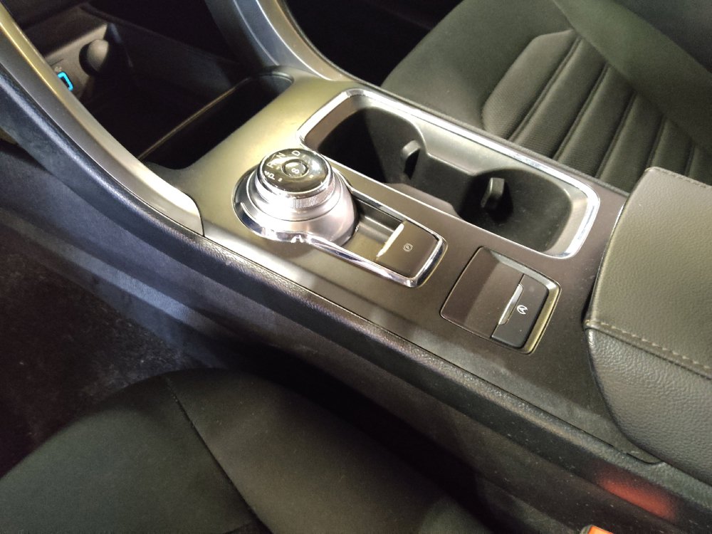 Used 2019 Ford Fusion SE FWD image 26
