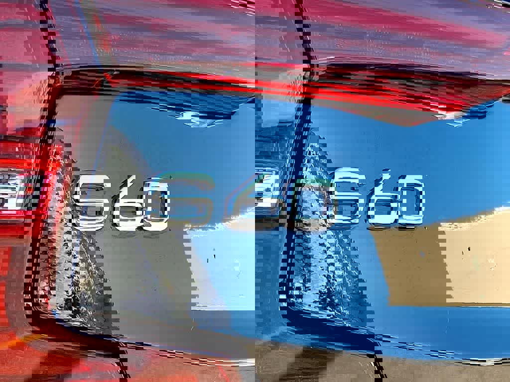 Used 2024 Volvo S60 B5 Core image 33