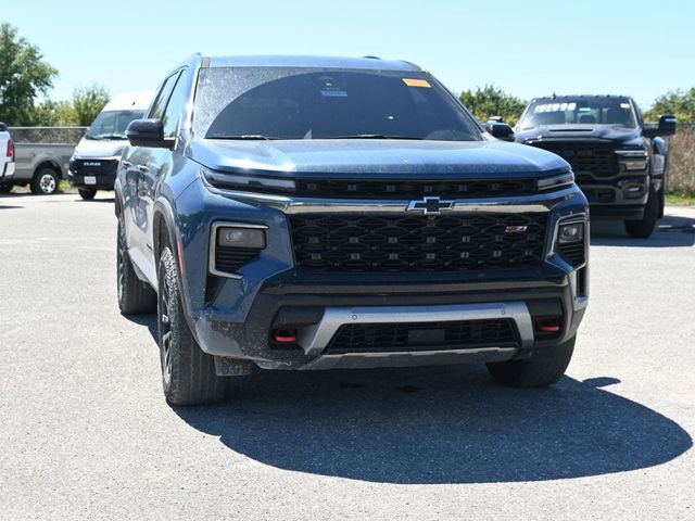 Used 2024 Chevrolet Traverse Z71 w/ Enhanced Driving Package image 3