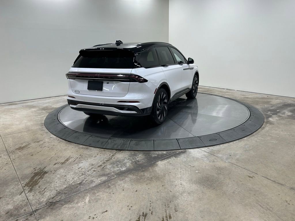 New 2026 Lincoln Nautilus Reserve w/ Jet Appearance Package image 5