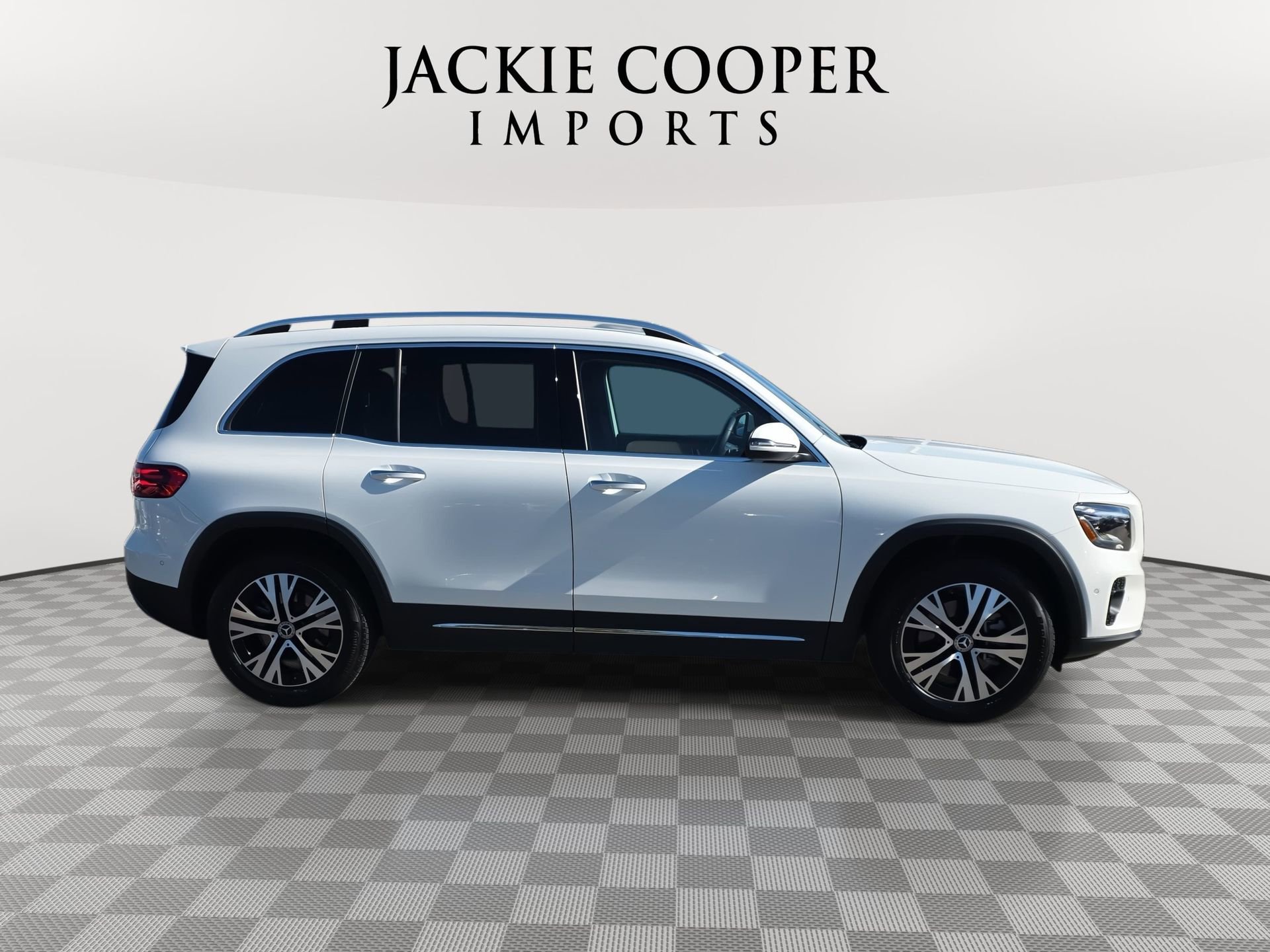 Certified 2025 Mercedes-Benz GLB 250 image 4