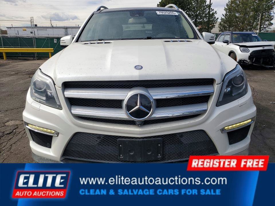 Used 2015 Mercedes-Benz GL 550 4MATIC image 10