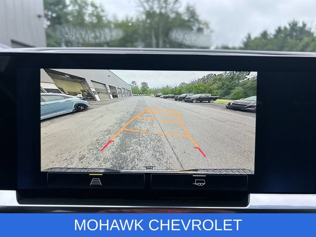 Used 2023 Chevrolet Silverado 1500 LT AWD/4WD image 15