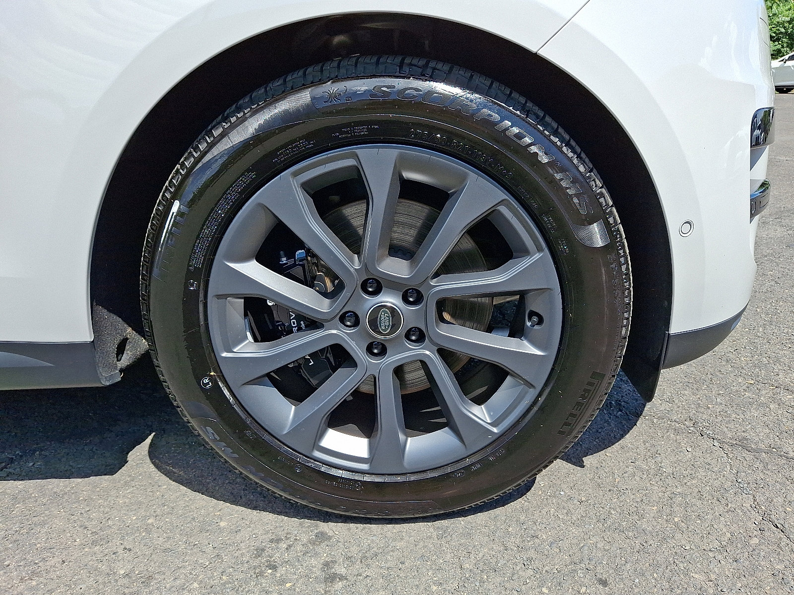 Used 2025 Land Rover Range Rover Sport SE image 11