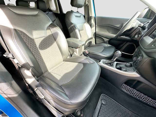 Used 2018 Jeep Compass Latitude w/ Popular Equipment Group AWD/4WD image 30