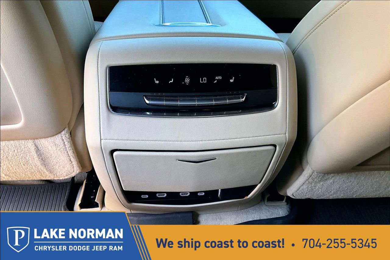 Used 2021 Cadillac Escalade Premium Luxury w/ LPO, Illumination Package AWD/4WD image 17