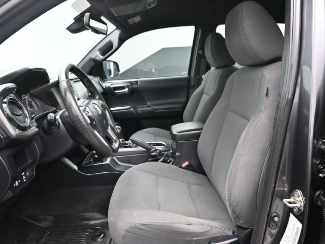 Used 2019 Toyota Tacoma TRD Sport AWD/4WD image 6