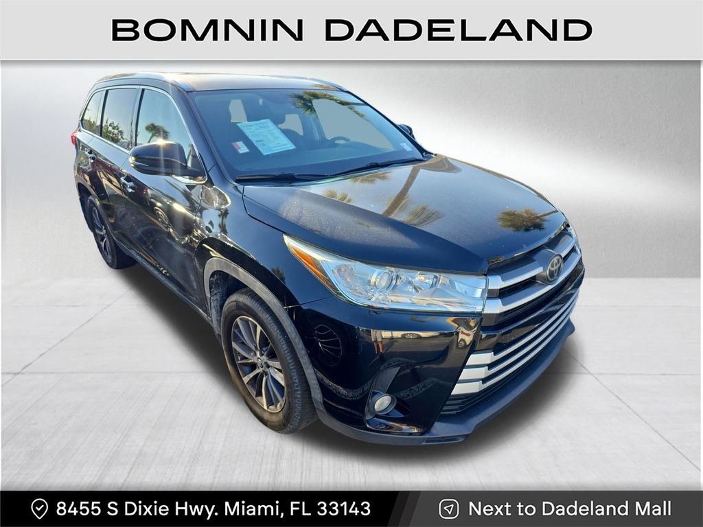 Used 2019 Toyota Highlander SE