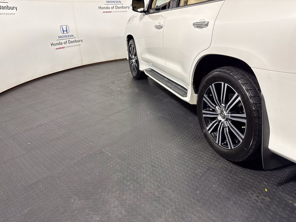 Used 2019 Lexus LX 570 4WD w/ Luxury Package image 11