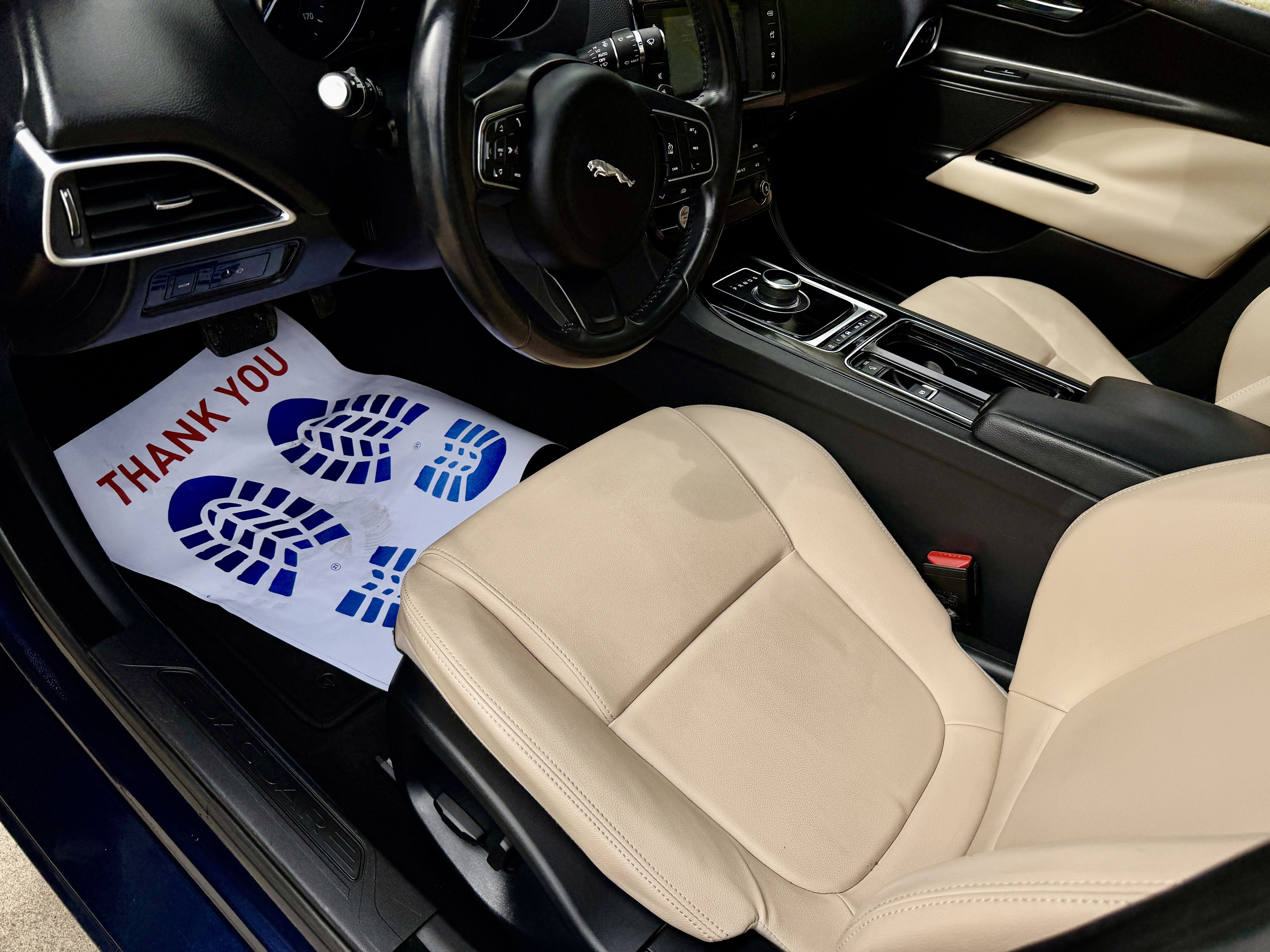 Used 2018 Jaguar XE image 20