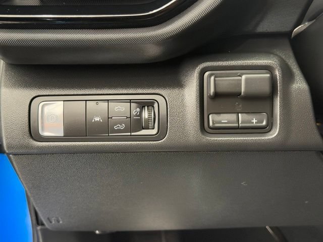 Used 2026 Chevrolet Silverado EV Trail Boss AWD/4WD image 35